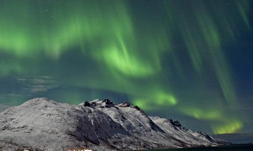 Aurora boreal, el cielo iluminado en verde