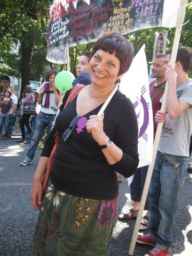 Manuela Góis en una manifestación