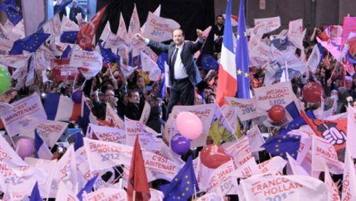 Hollande, aclamado por sus seguidores en un mítin de campaña