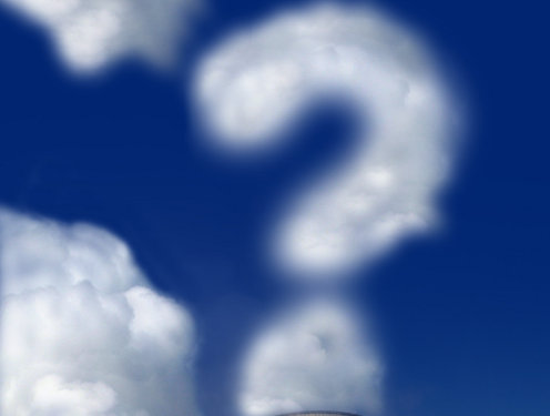 Una interrogación dibujada con humo sobre el cielo