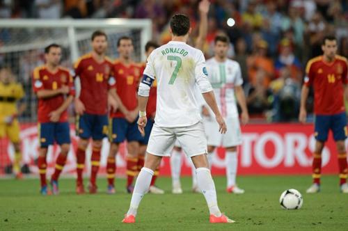 Ronaldo, desafiante ante la barrera española