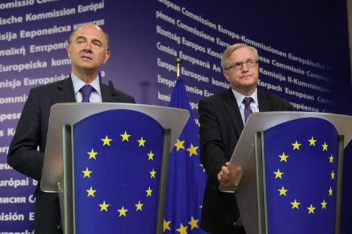 Moscovici, ministro francés de Finanzas, y Rehn, comisario europeo