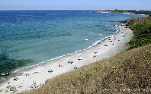 Una larga playa en Athopol (Mar Negro en Bulgaria)