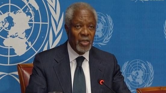 Kofi Annan en rueda de prensa den la ONU dimitiendo como negociador en Siria
