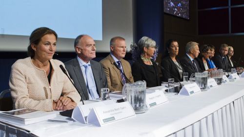 Miembros de la comisión investigadora de los atentados de Noruega