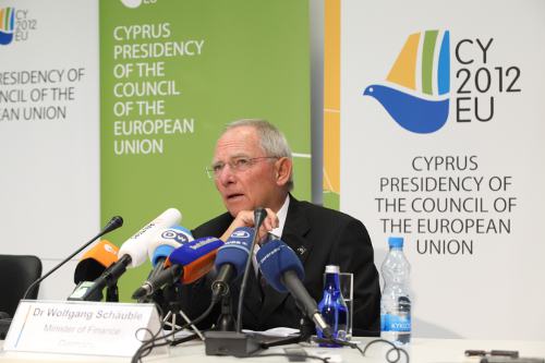 El ministro alemán, Schäuble, tras el Ecofin