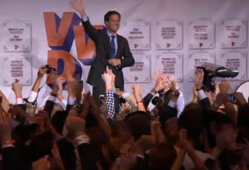 El liberal Mark Rutte celebra su triunfo electoral en Holanda