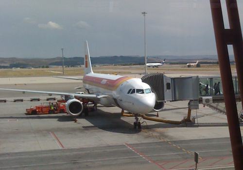 Avión de Iberia en el aeropuerto de Madrid-Barajas