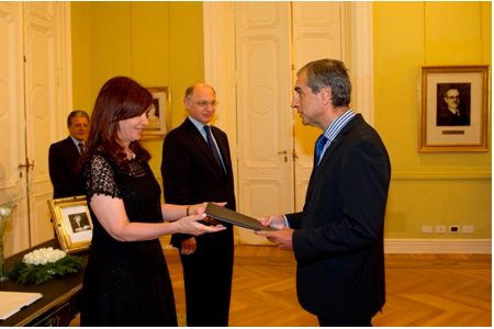 El embajador de la UE entrega las cartas credenciales a la presidenta argentina