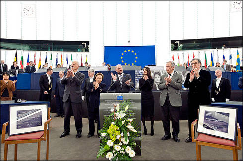 Aplausos a las sillas vacías de Panahi y Sotoudeh en el PE