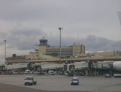 Fingers sin aviones en el aeropuerto de Barajas (Madrid)
