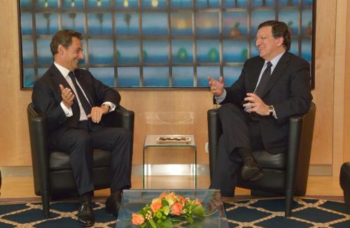 Sarkozy y Barroso charlan relajadamente