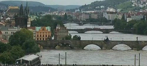 Puentes de Praga inundados