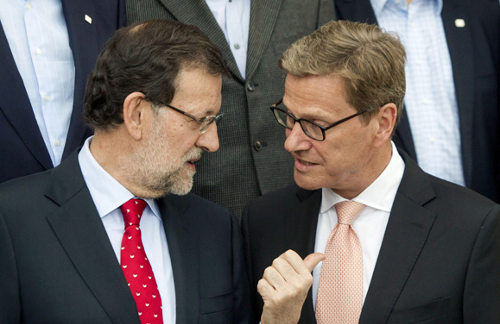 Rajoy habla con el ministro alemán