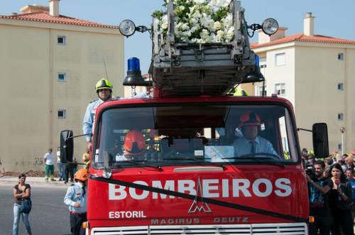 Coche de bomberos transformado en coche fúnebre