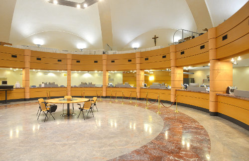 Interior del banco vaticano