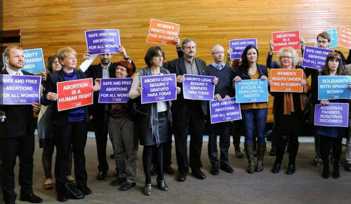 Manifestación europarlamentarios contra aborto