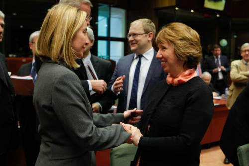 Federica Mogherini y Catherine Ashton