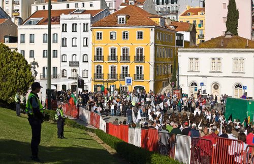 Manifestantes en Lisboa