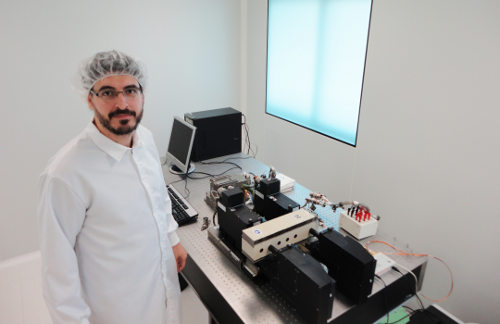 José Miguel Ezquerro Navarro, en el laboratorio