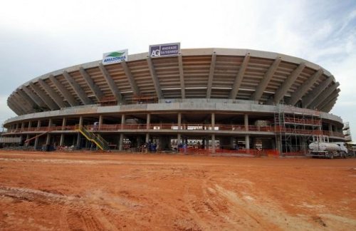 El estadio en construcción