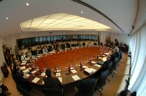 Primera reunión Comisión Prodi con 25 miembros
