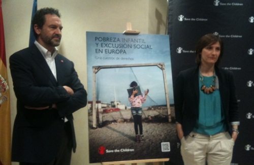 Andrés Conde y Ester Asín en la presentación del informe