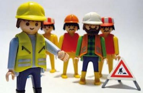 muñecos de Famobil vestidos como trabajadores