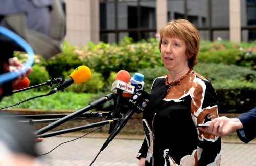 Catherine Ashton responde a los periodistas