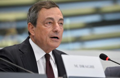 Mario Draghi, ante la prensa