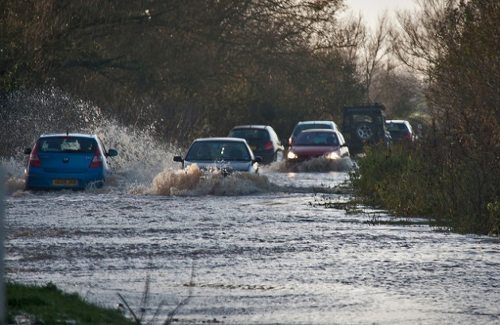 Una carretera completamente inundada
