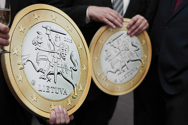 Monedas gigantes lituanas de euro