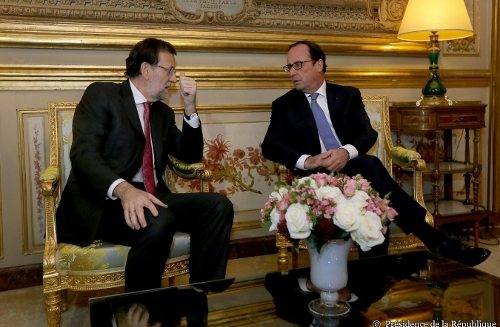 Rajoy y Hollande conversan
