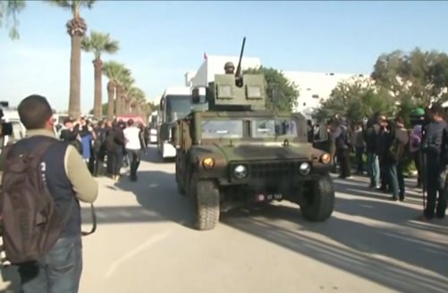 Tanques en las calles de Túnez