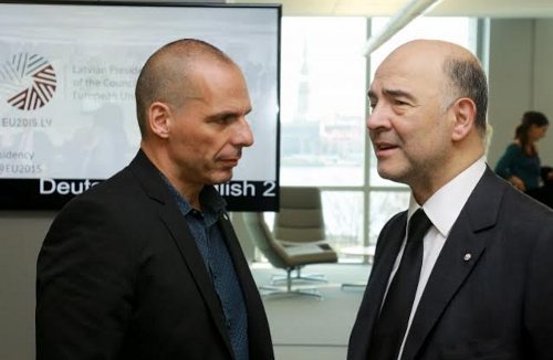 Yanis Varoufakis y Pierre Moscovici hablan
