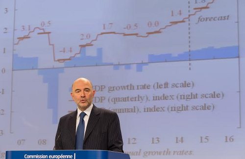 Pierre Moscovici en rueda de prensa