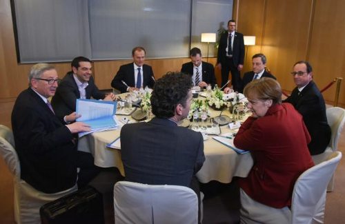 Mesa redonda de los principales líderes del consejo y Alexis Tsipras