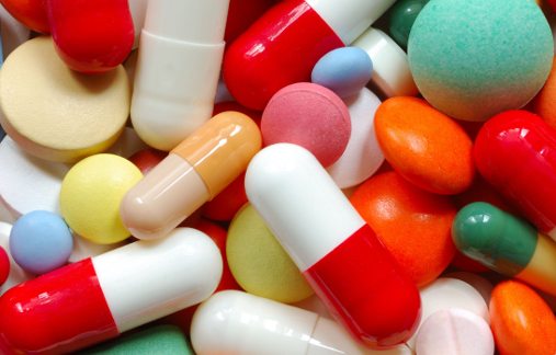 Cápsulas y pastillas de colores